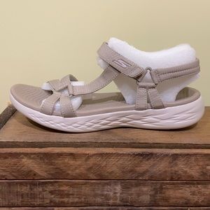 Sketchers Sandals Size 9 New